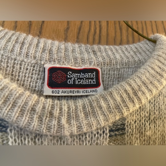 100% Wool Samband of Iceland Plaid Sweater - Picture 4 of 4